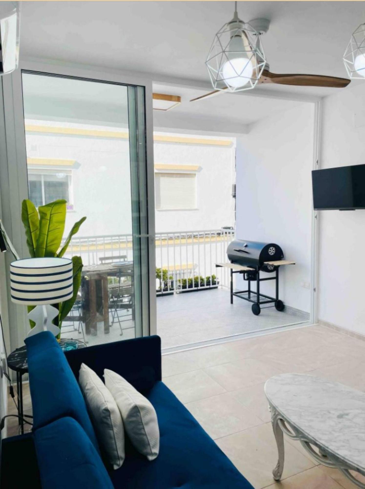 Apartamento Con Terraza Privada Junto Al Mar *